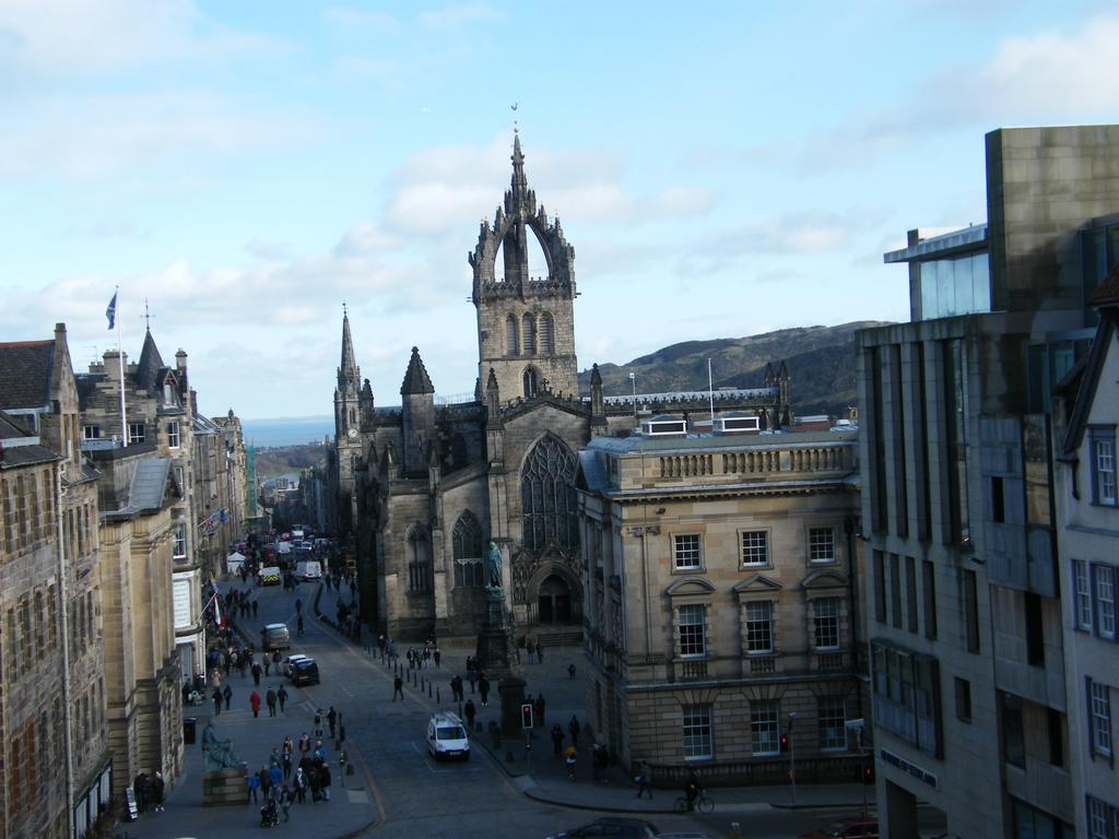 Royal Mile Group Apartments Edinburgh Room photo