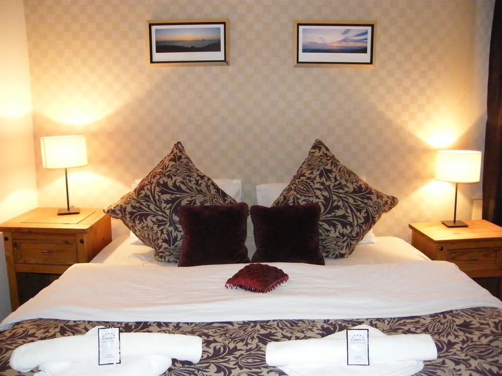 Royal Mile Group Apartments Edinburgh Room photo