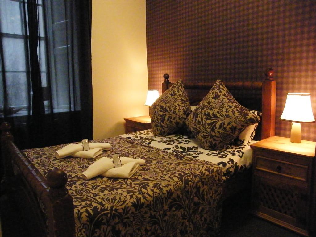 Royal Mile Group Apartments Edinburgh Room photo